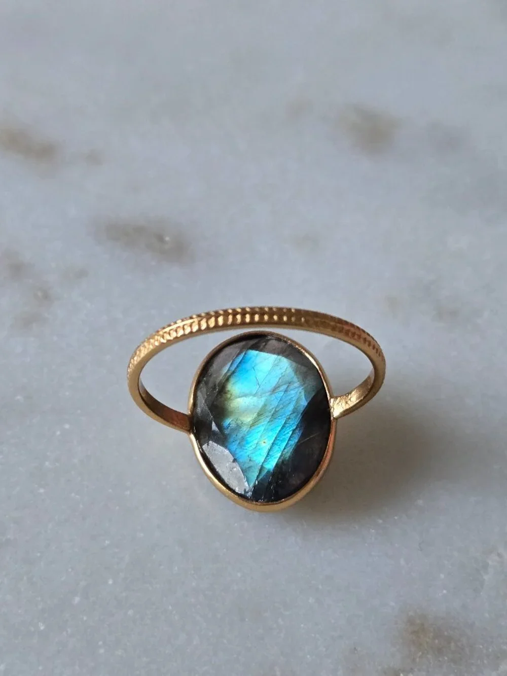 Labradorite? Asymmetrical oval ring - Picture 12 of 15